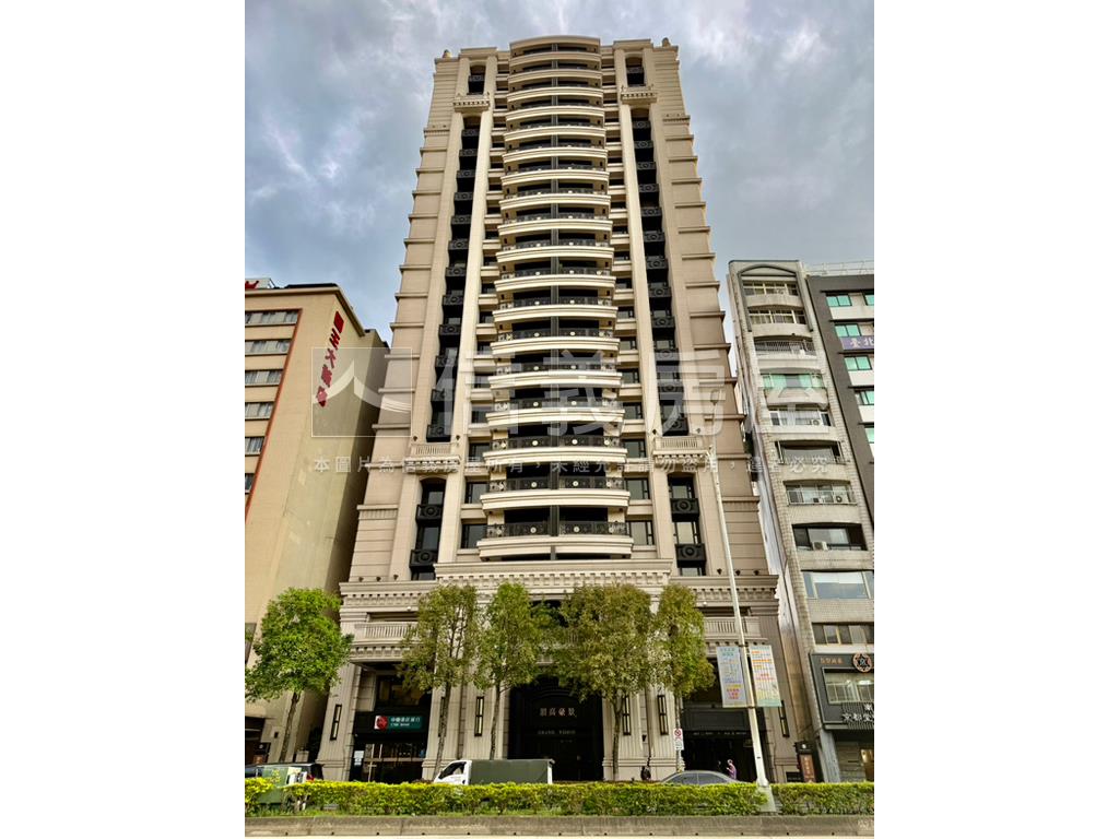 尊榮頂高豪景公園霸景房屋室內格局與周邊環境