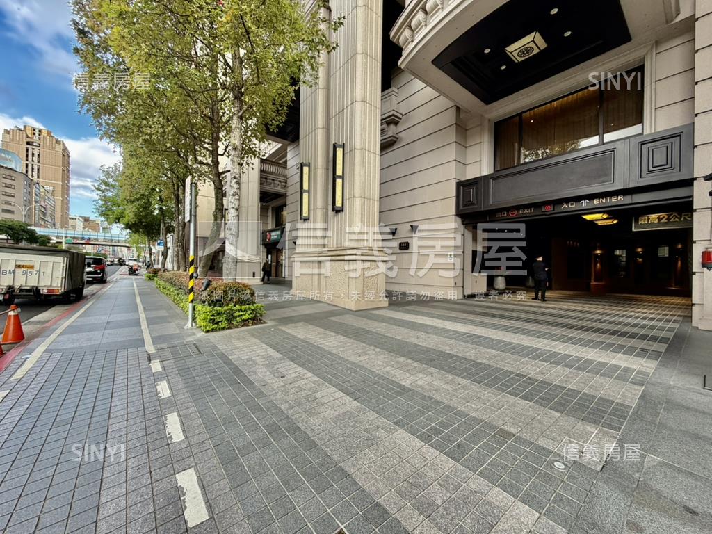 尊榮頂高豪景公園霸景房屋室內格局與周邊環境