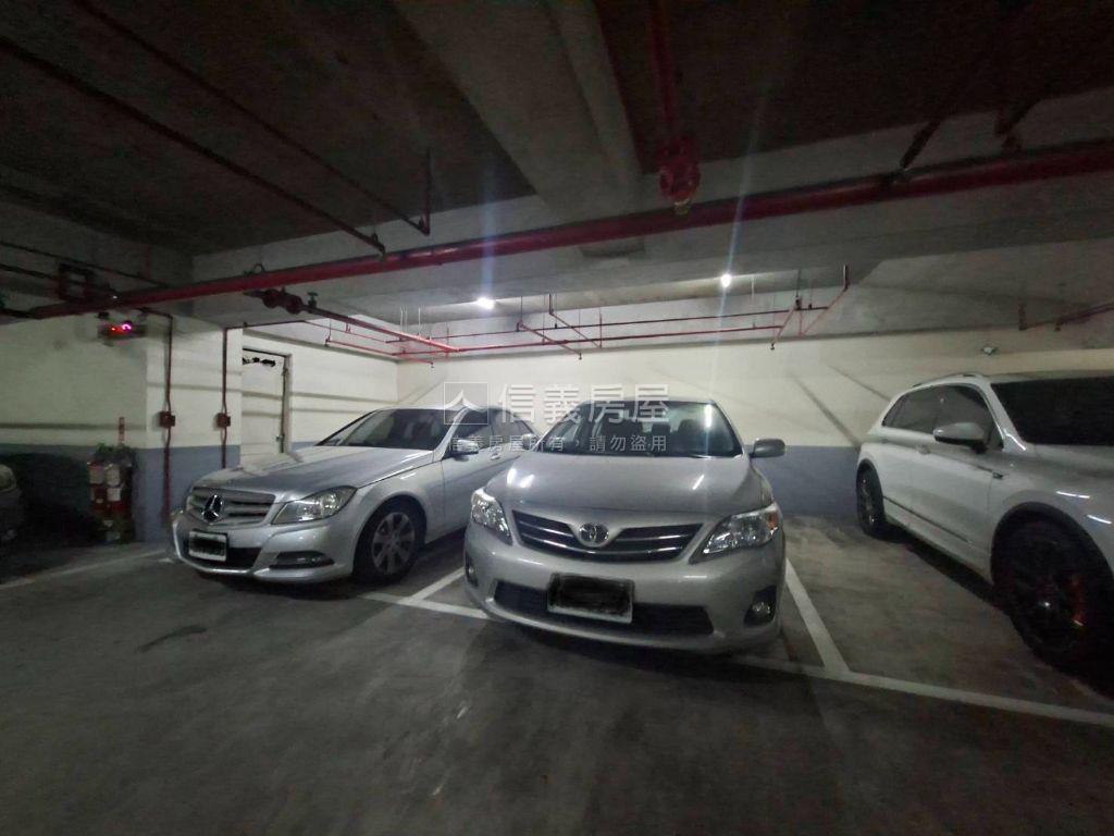 景美綠地坡平車位房屋室內格局與周邊環境
