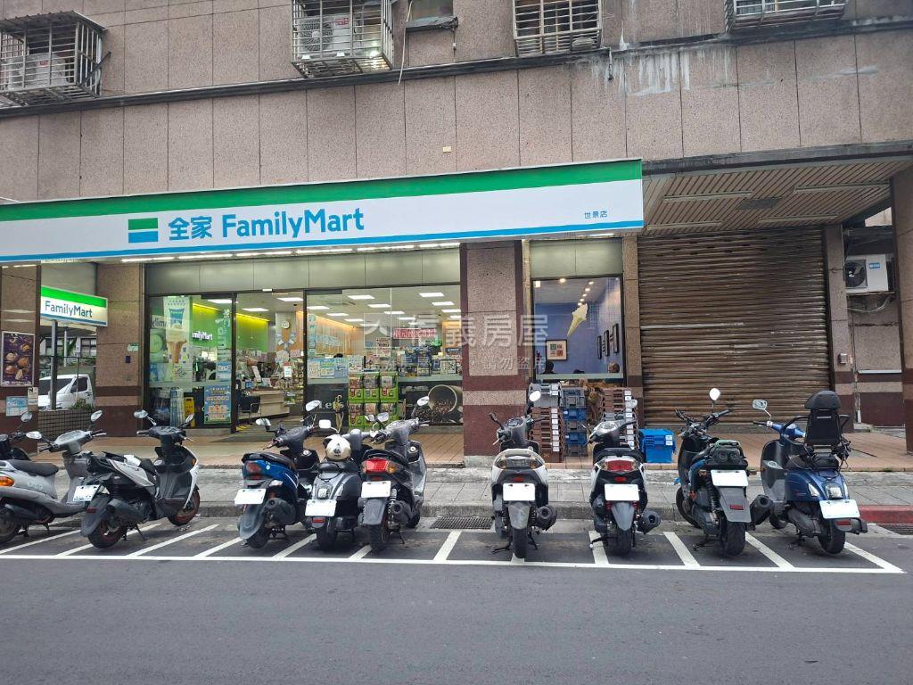 景美綠地坡平車位房屋室內格局與周邊環境