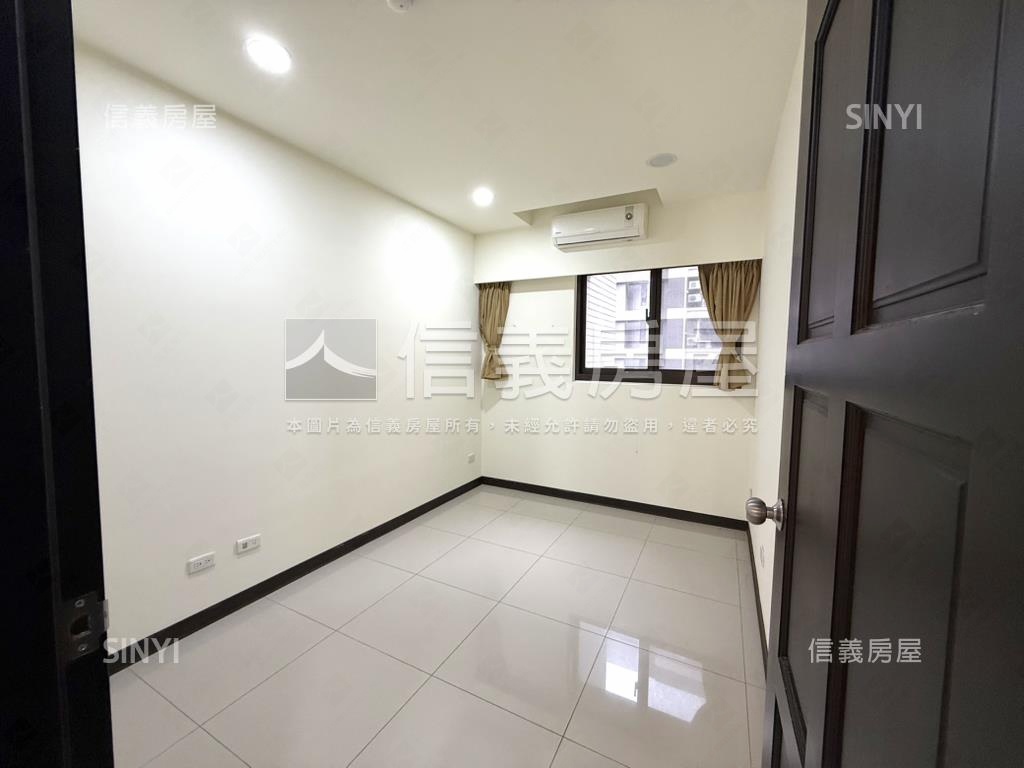 鴻築新願優質三房車位房屋室內格局與周邊環境