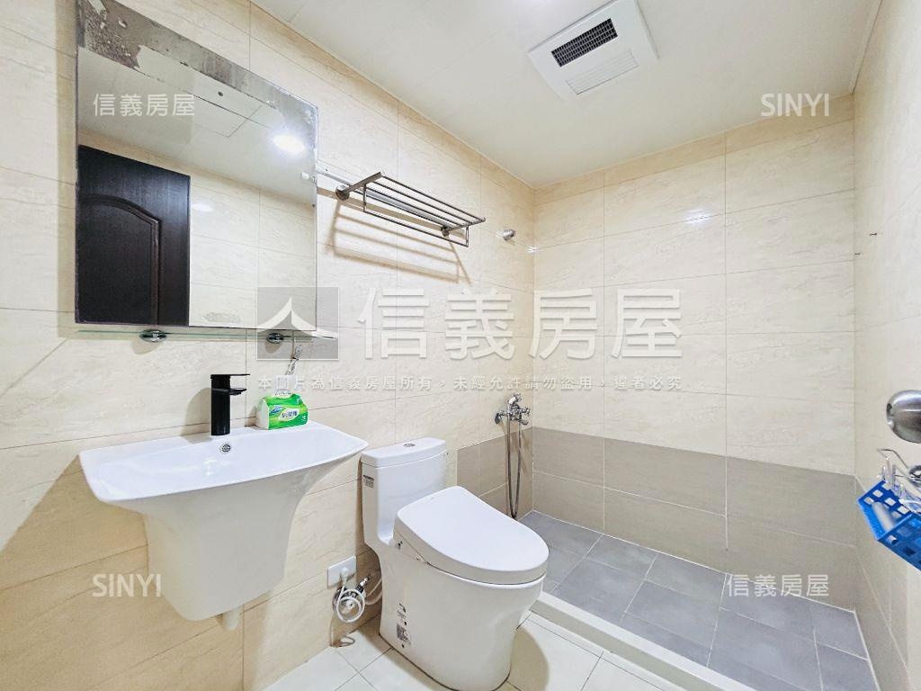 鴻築新願優質三房車位房屋室內格局與周邊環境