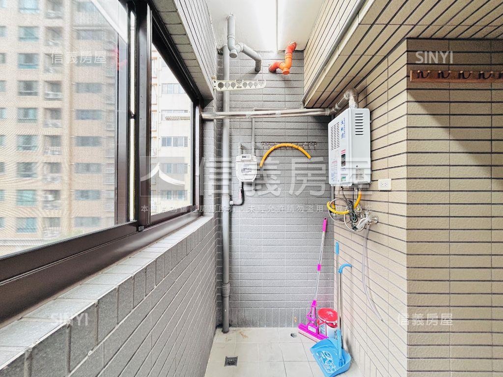 鴻築新願優質三房車位房屋室內格局與周邊環境