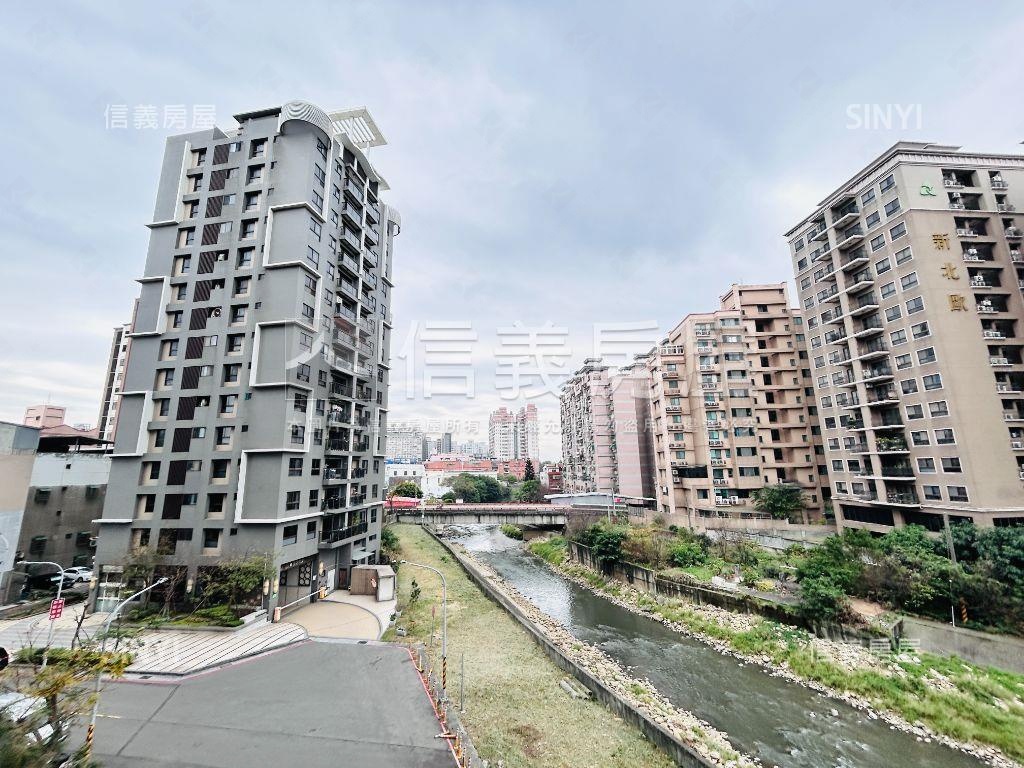 鴻築新願優質三房車位房屋室內格局與周邊環境