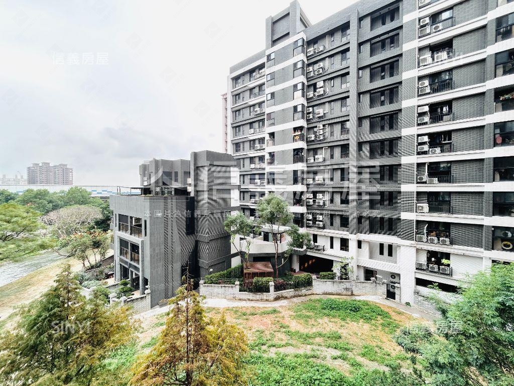 鴻築新願優質三房車位房屋室內格局與周邊環境