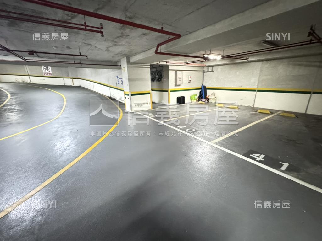 Ｗ１１０光南坡平車位房屋室內格局與周邊環境