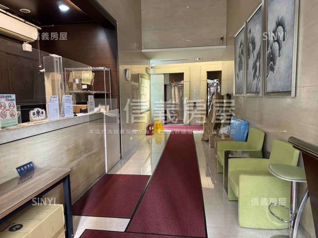 Ｗ１１０光南坡平車位房屋室內格局與周邊環境