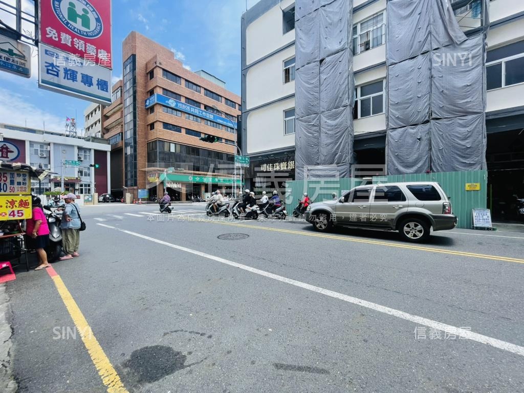 近成大勝利路黃金店面房屋室內格局與周邊環境