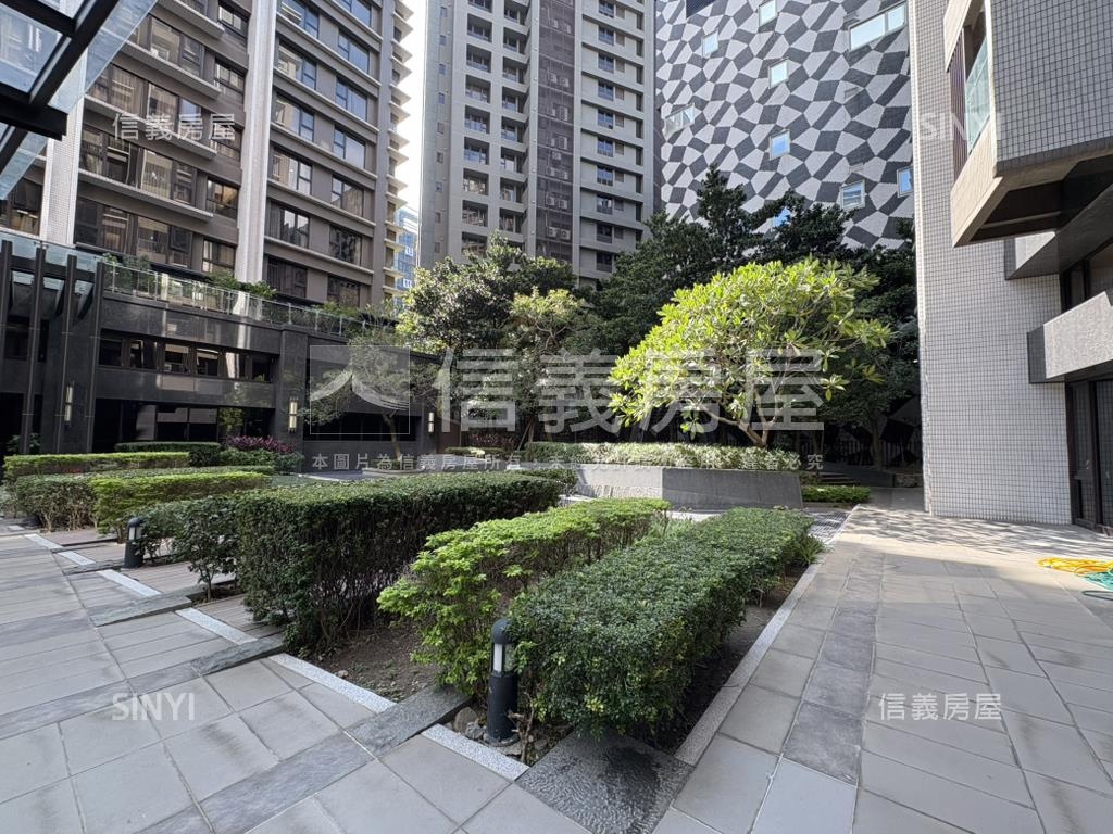 新時代１房朝南捷運宅房屋室內格局與周邊環境