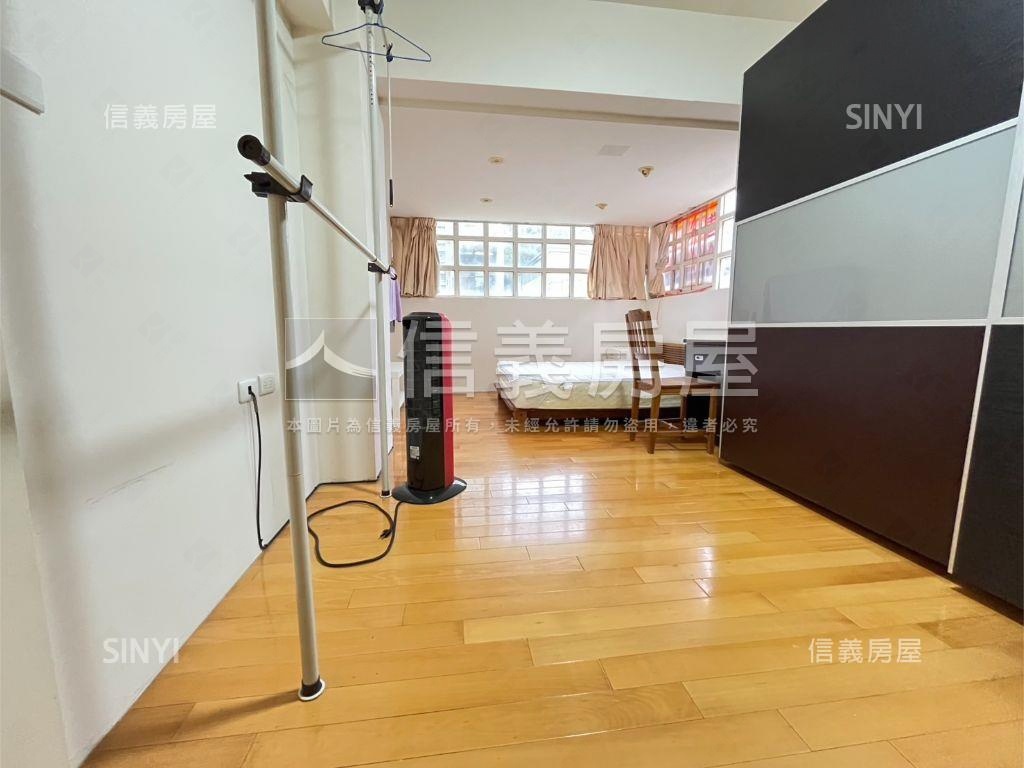 國會山莊公園旁電梯美屋房屋室內格局與周邊環境
