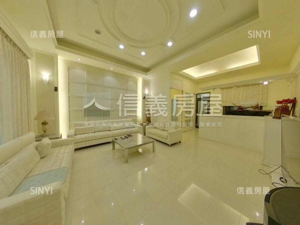 高鐵區威尼斯人電梯豪墅房屋室內格局與周邊環境