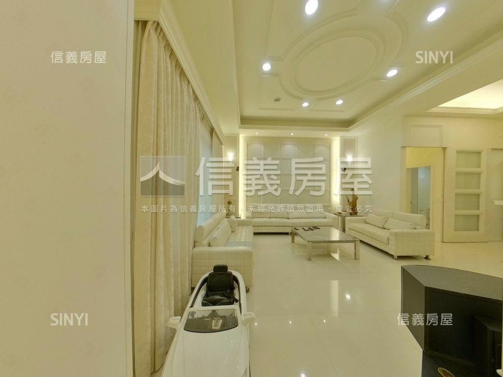 高鐵區威尼斯人電梯豪墅房屋室內格局與周邊環境
