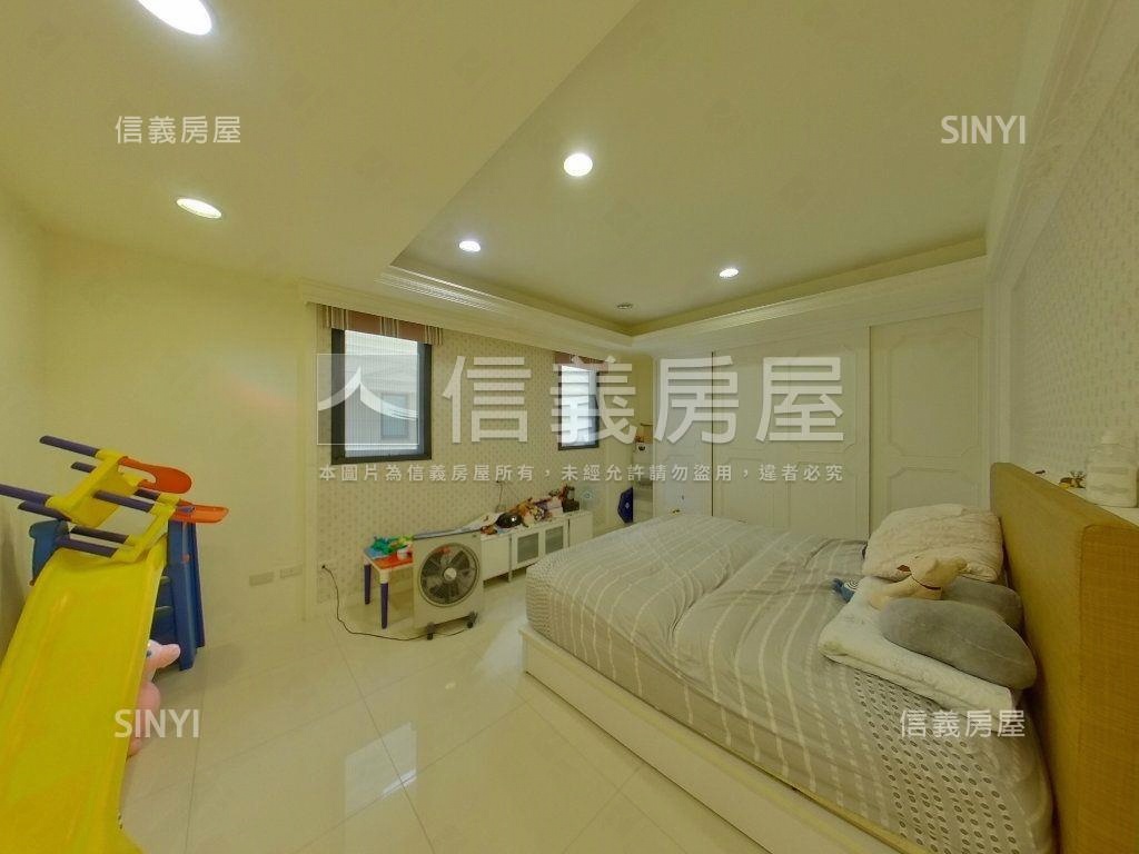 高鐵區威尼斯人電梯豪墅房屋室內格局與周邊環境