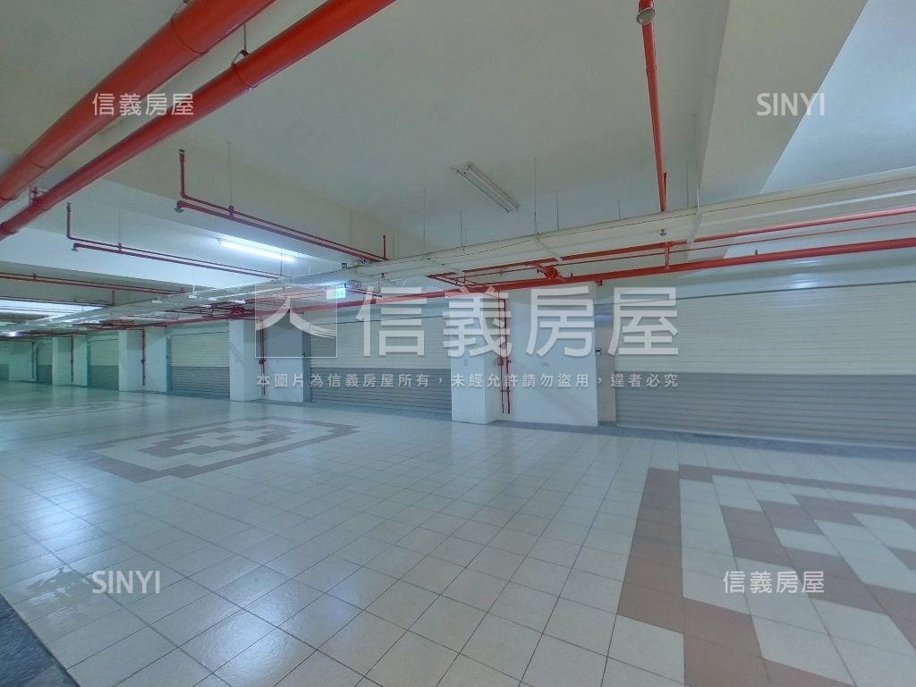 高鐵區威尼斯人電梯豪墅房屋室內格局與周邊環境