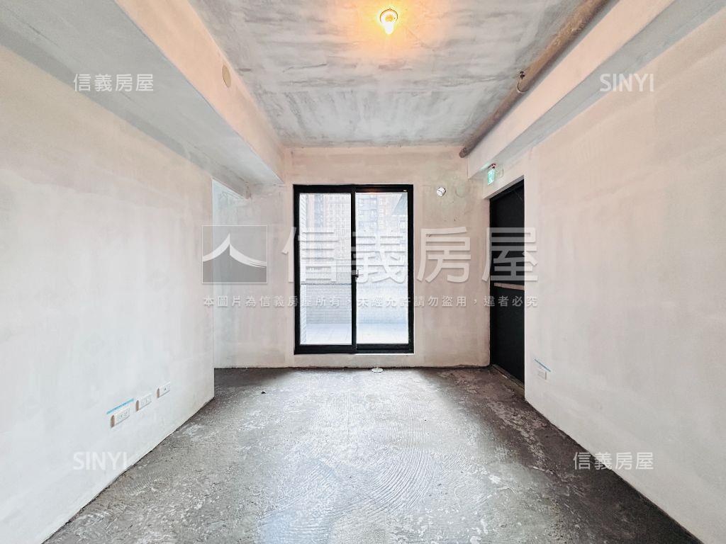 昭揚天御露台３房雙車位房屋室內格局與周邊環境