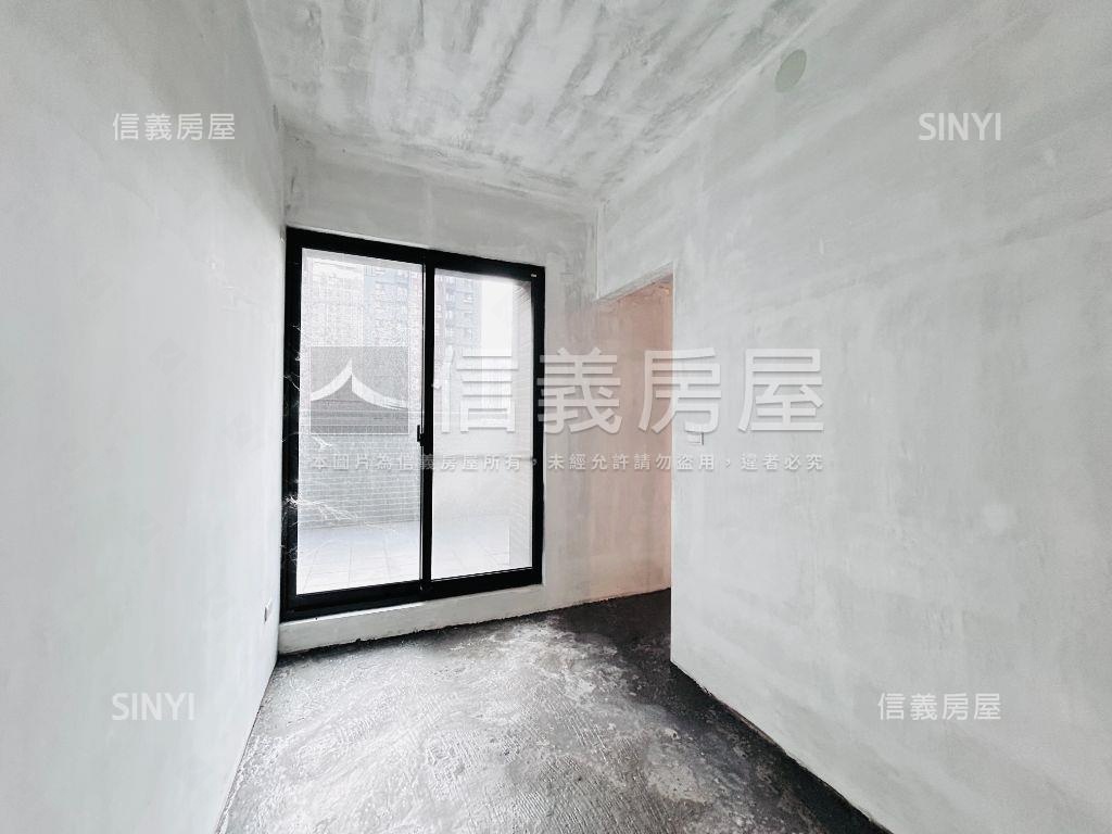 昭揚天御露台３房雙車位房屋室內格局與周邊環境