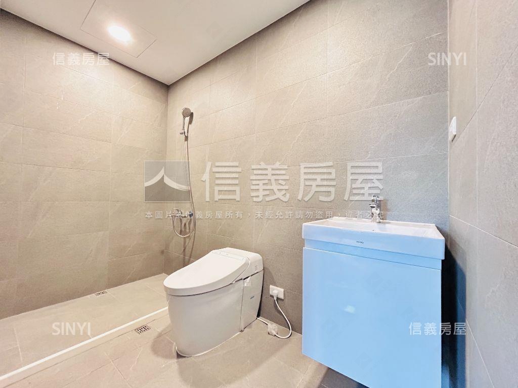 昭揚天御露台３房雙車位房屋室內格局與周邊環境