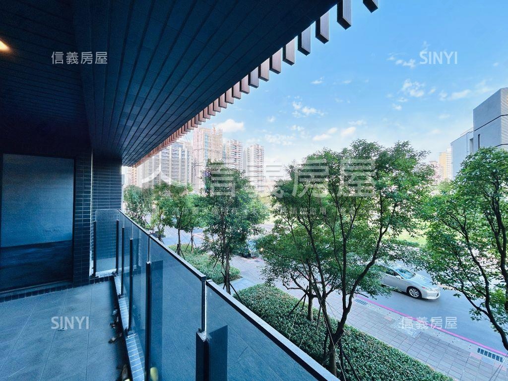 昭揚天御露台３房雙車位房屋室內格局與周邊環境