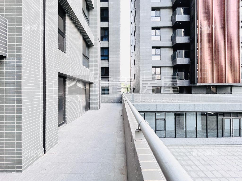 昭揚天御露台３房雙車位房屋室內格局與周邊環境