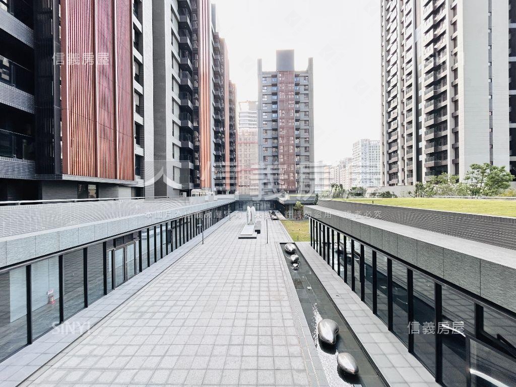 昭揚天御露台３房雙車位房屋室內格局與周邊環境