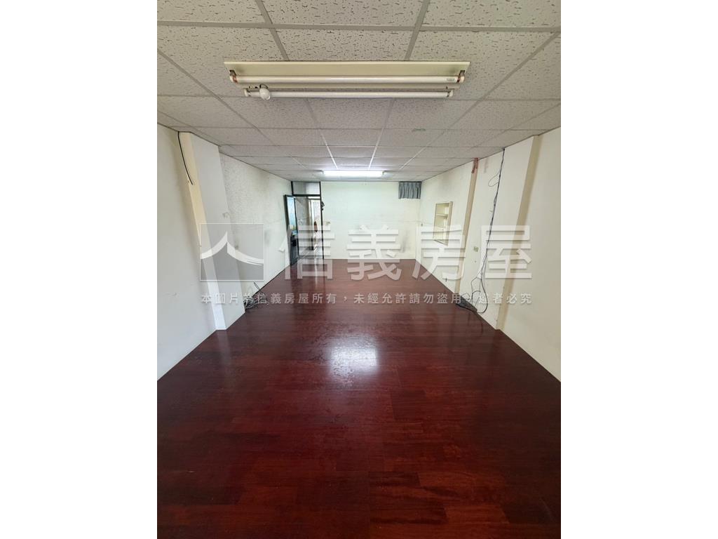 自強朝南美透天房屋室內格局與周邊環境
