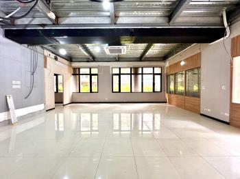 民族路邊間雙車位店面