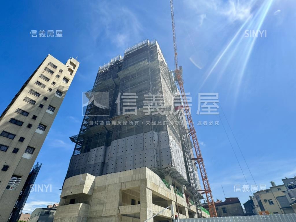 鴻奕世紀享角間三房房屋室內格局與周邊環境