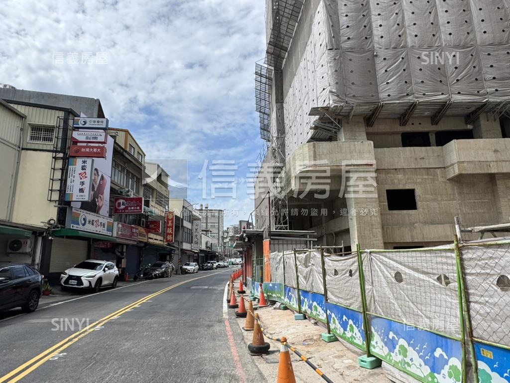 鴻奕世紀享角間三房房屋室內格局與周邊環境
