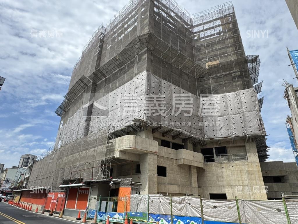 鴻奕世紀享角間三房房屋室內格局與周邊環境