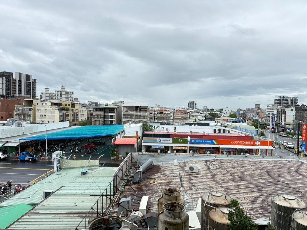 十甲機能商圈朝南美三房房屋室內格局與周邊環境