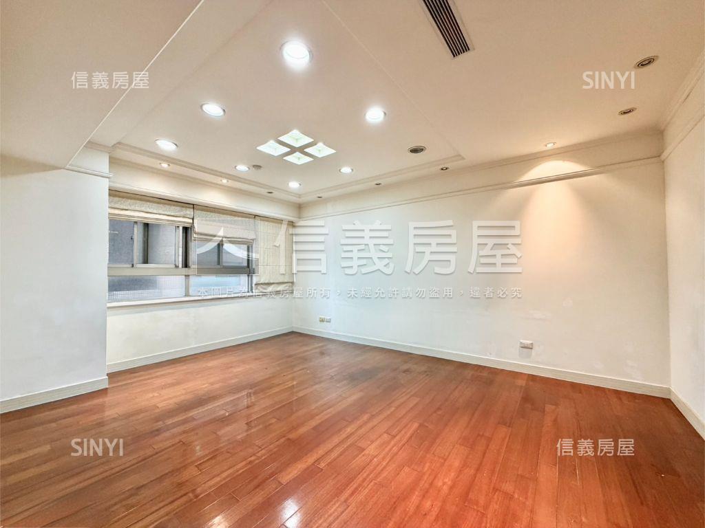 天闊方正四房大空間房屋室內格局與周邊環境