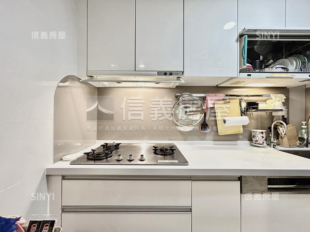 國賓｜溪畔視野｜角間三房房屋室內格局與周邊環境