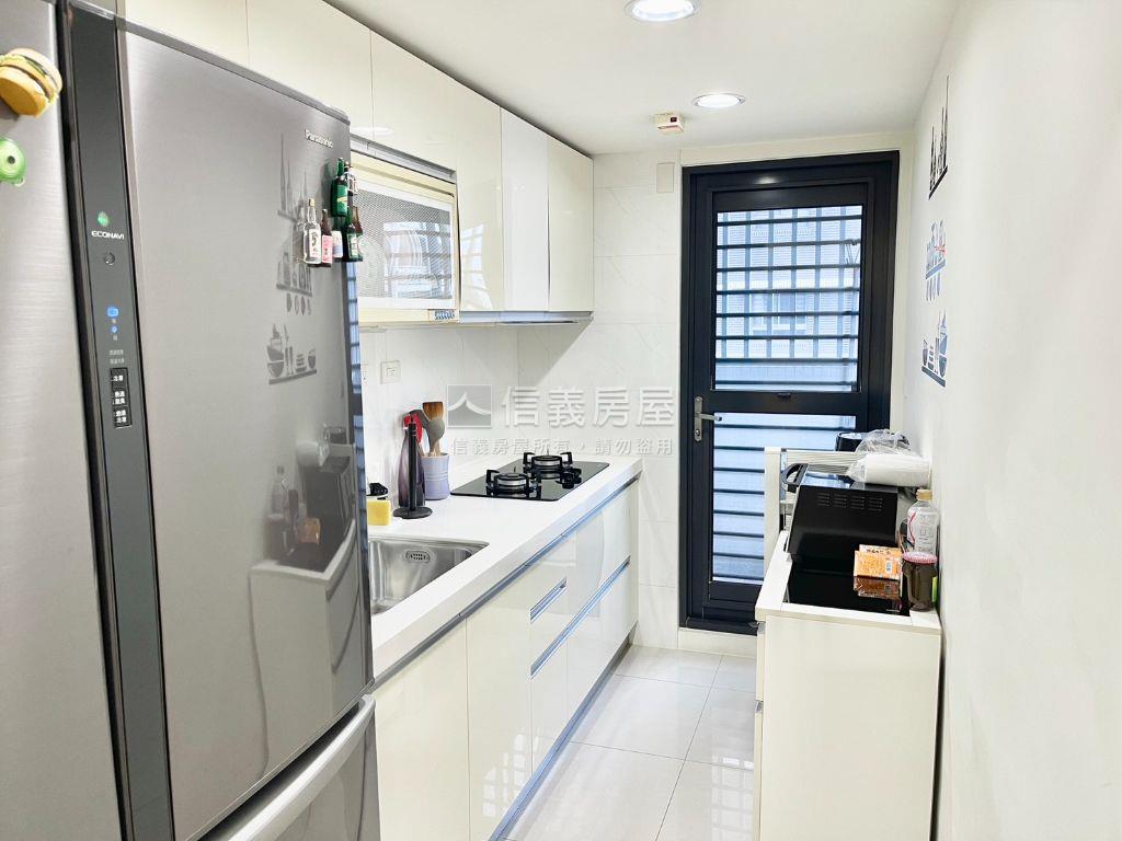小港名發新境三房平車美宅房屋室內格局與周邊環境