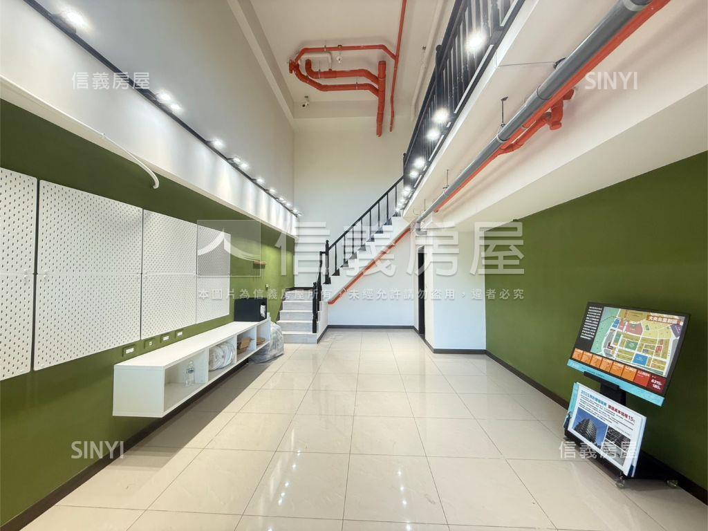 波爾多挑高美妝金店面房屋室內格局與周邊環境