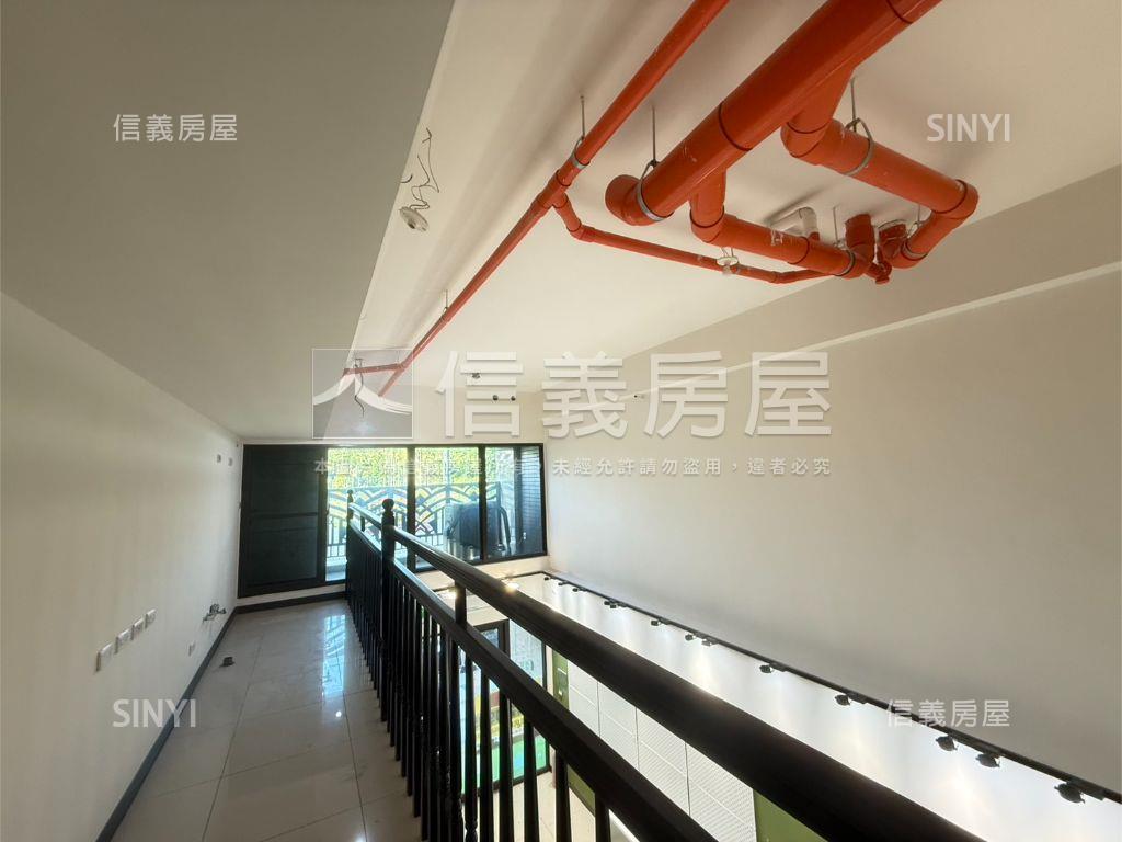 波爾多挑高美妝金店面房屋室內格局與周邊環境