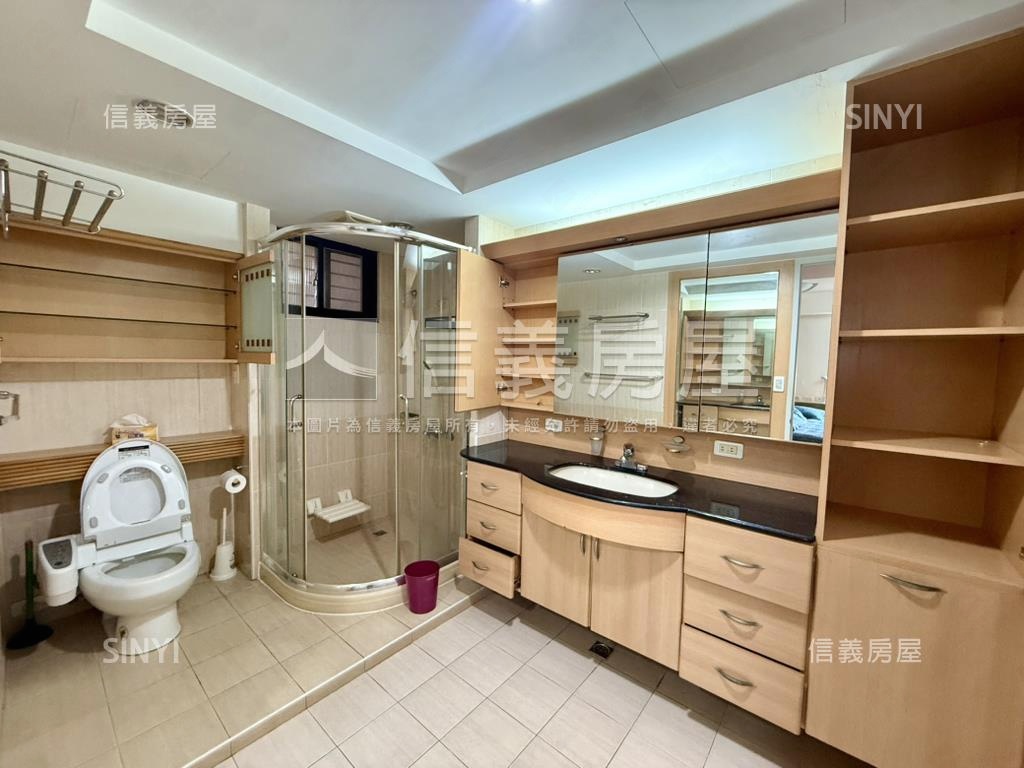 忠孝杭南華山捷運大四房Ａ房屋室內格局與周邊環境