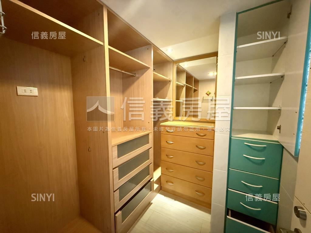 忠孝杭南華山捷運大四房Ａ房屋室內格局與周邊環境