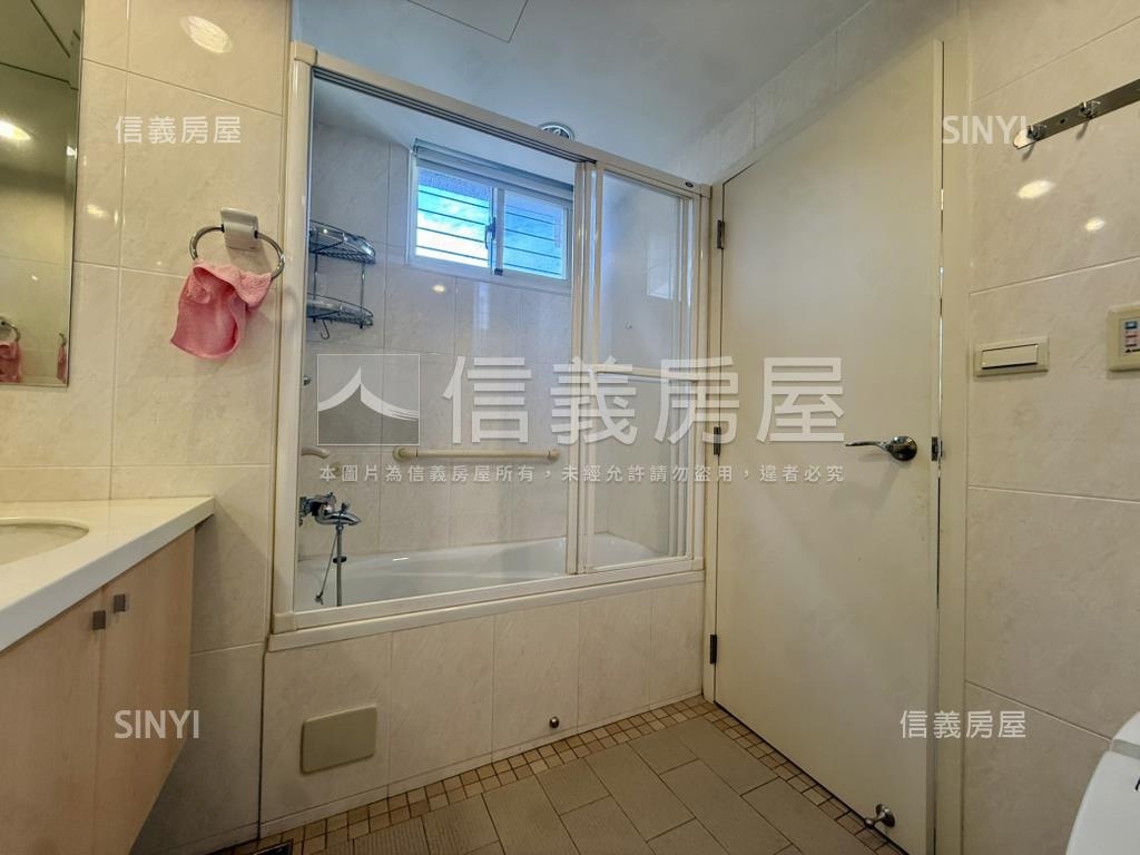 忠孝杭南華山捷運大四房Ａ房屋室內格局與周邊環境