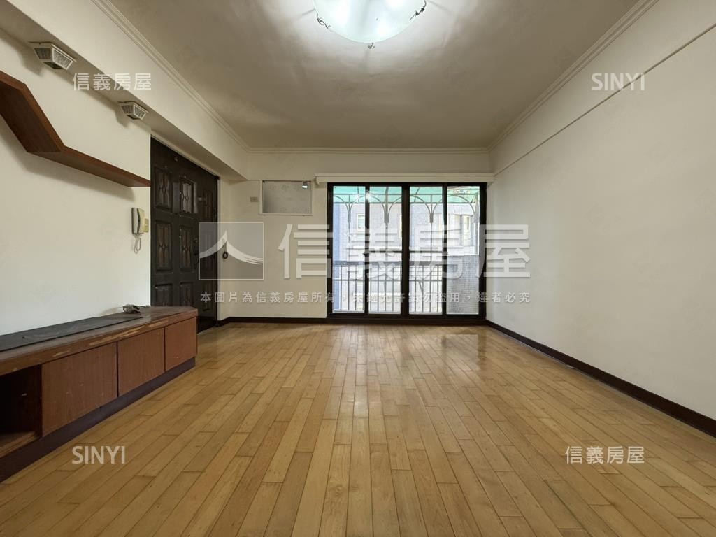 榮總特區電梯四房房屋室內格局與周邊環境