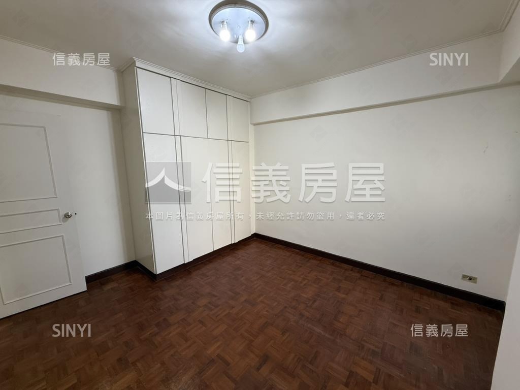 榮總特區電梯四房房屋室內格局與周邊環境