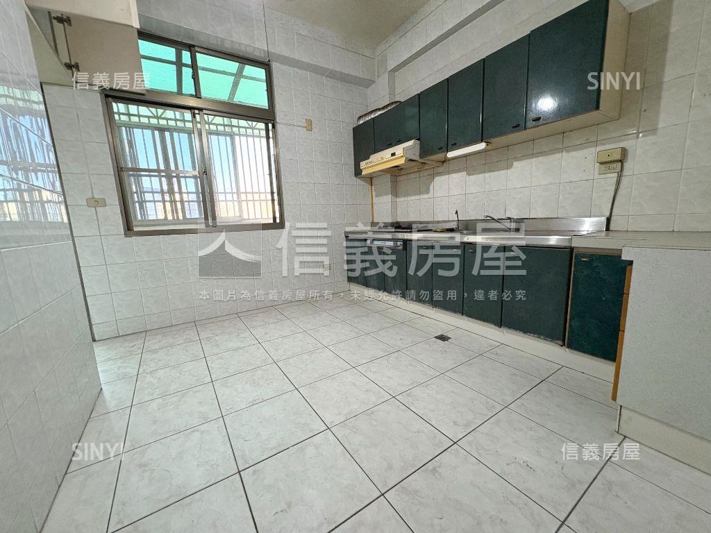 南區興農公園旁透天房屋室內格局與周邊環境