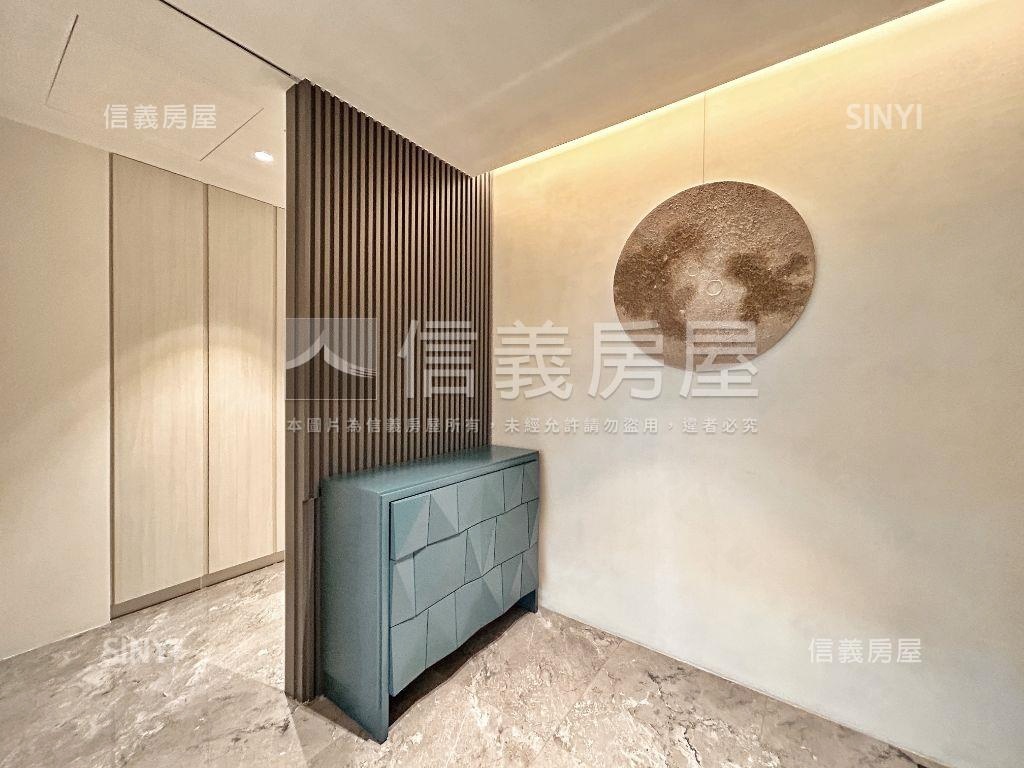 遠雄九五時尚豪華２１樓房屋室內格局與周邊環境