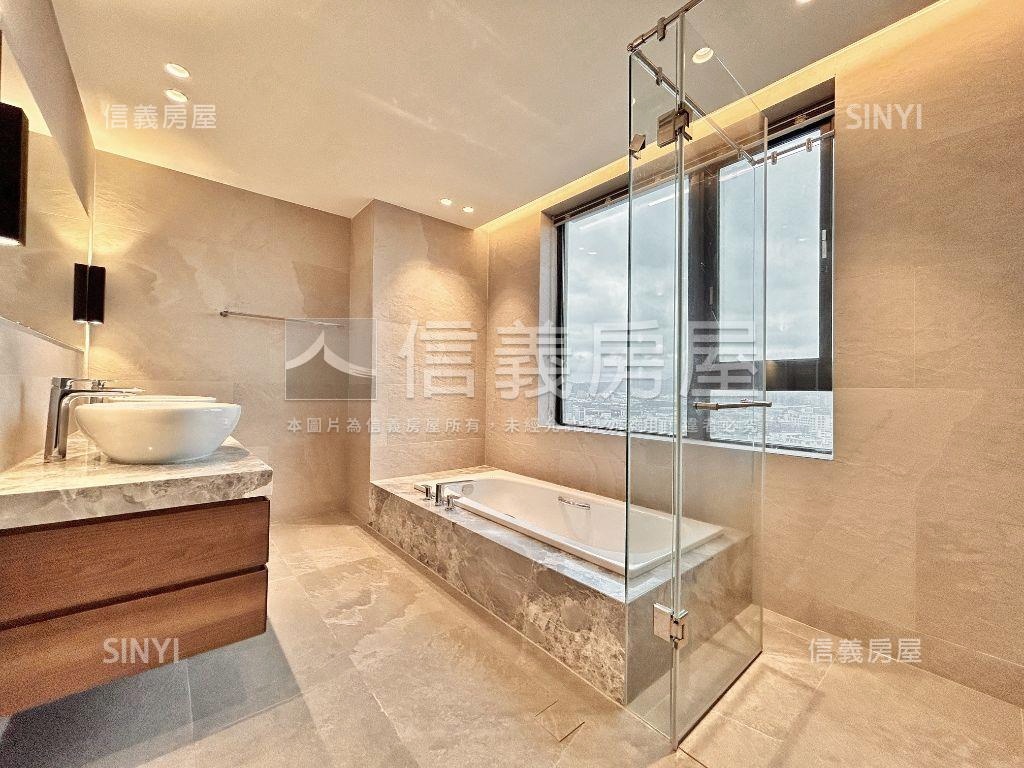 遠雄九五時尚豪華２１樓房屋室內格局與周邊環境