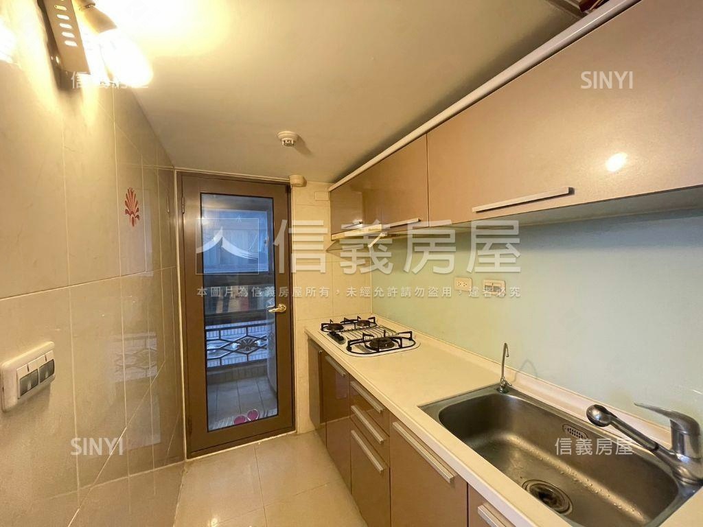 新埔～巨蛋鋼骨景觀寓所房屋室內格局與周邊環境