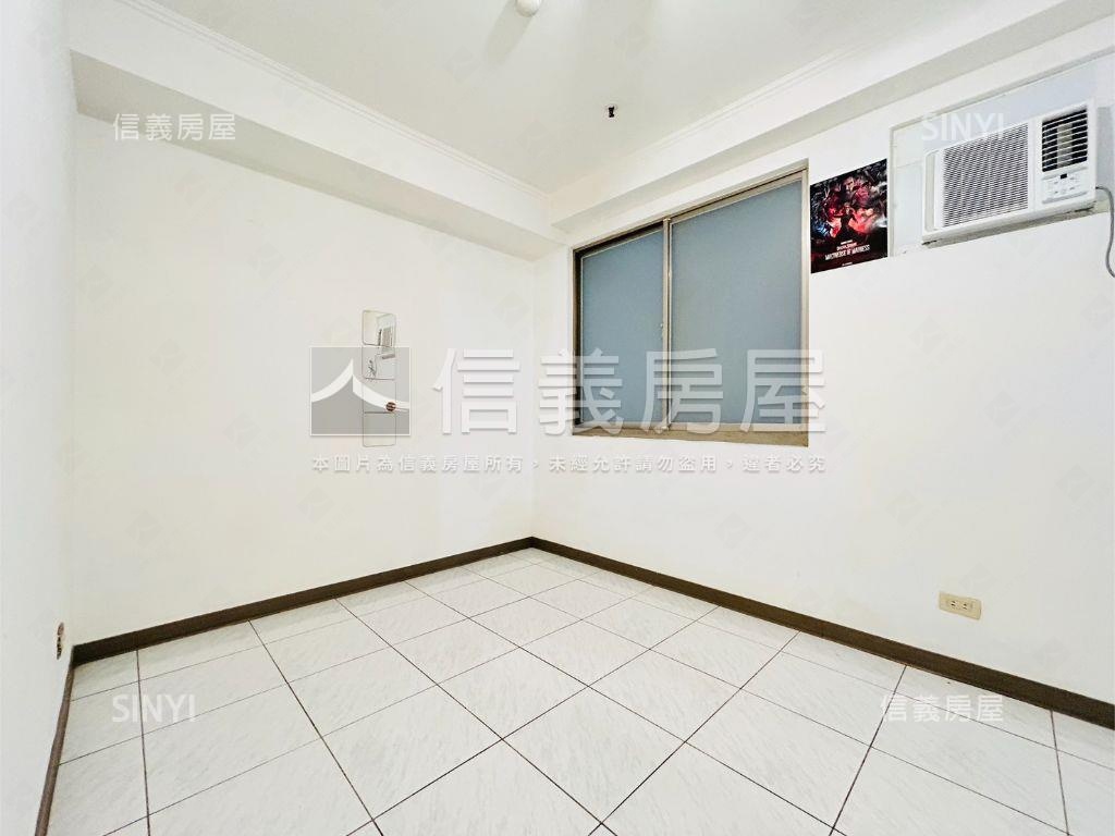 荷堤稀有配坡道平面車位房屋室內格局與周邊環境