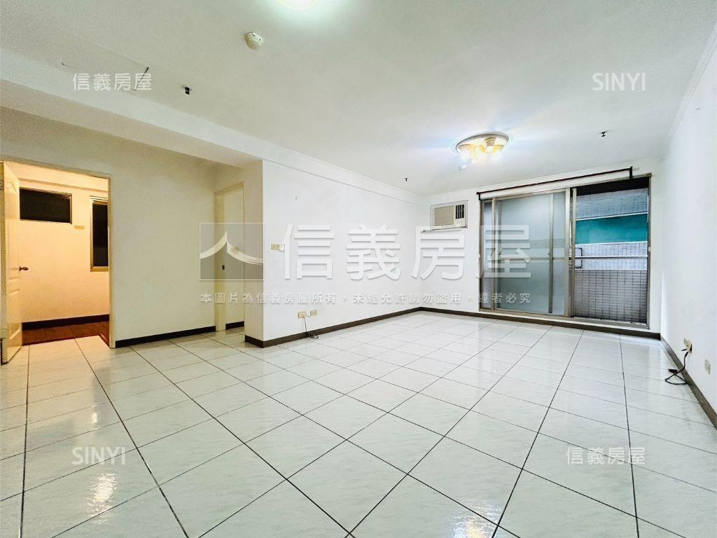 荷堤稀有配坡道平面車位房屋室內格局與周邊環境