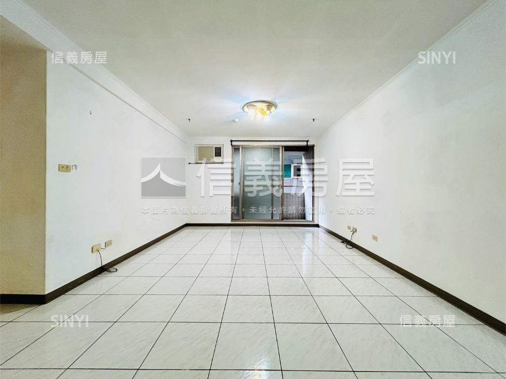 荷堤稀有配坡道平面車位房屋室內格局與周邊環境