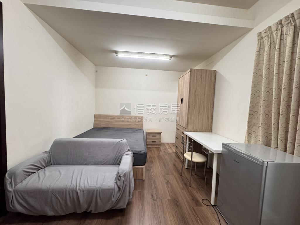 稀有７年屋兩房兩衛附車位房屋室內格局與周邊環境