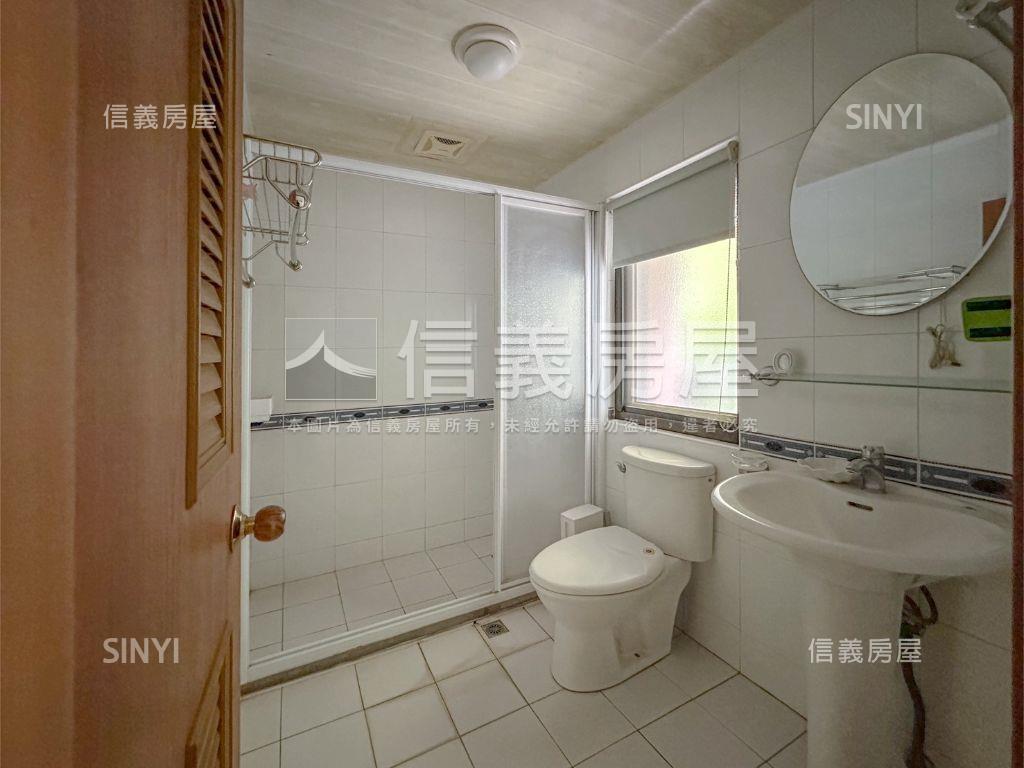 美術館大面寬邊間金店房屋室內格局與周邊環境