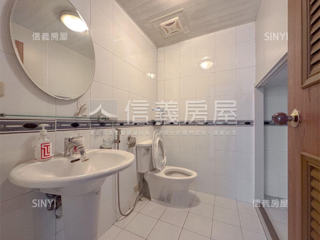 美術館大面寬邊間金店房屋室內格局與周邊環境